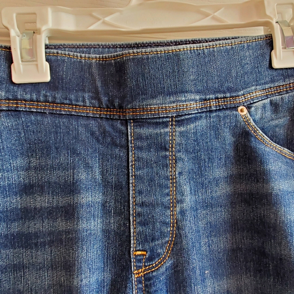 Levi's pull-on jeans excellent condition